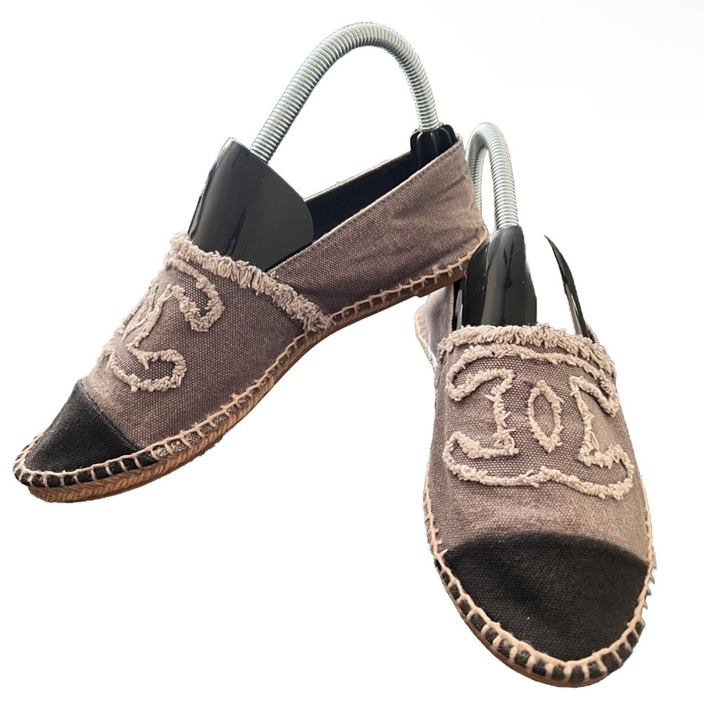 Chanel Gray Black Colorblock Interlocking CC Logo Canvas Espadrilles Slip Shoes - Picture 2 of 11
